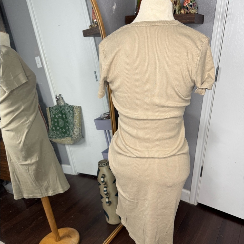 Beige‎ Short Sleeve Dress - Picture 5 of 5